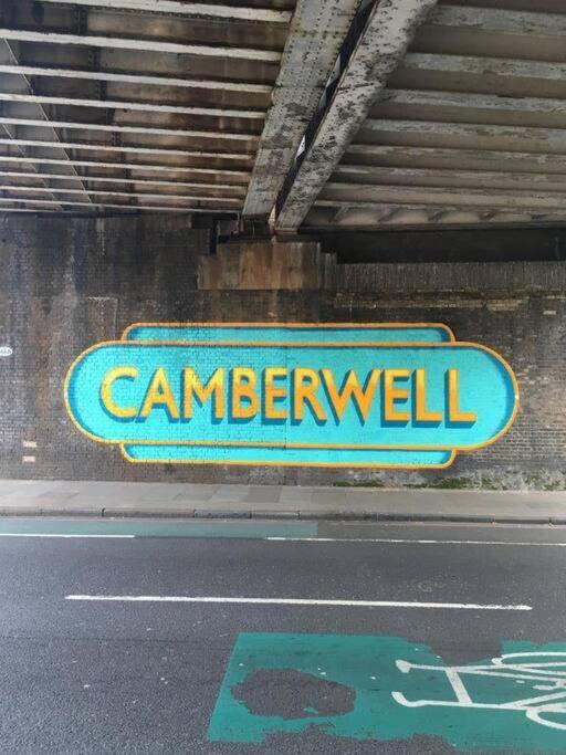 2 Bedroom Flat In Camberwell Green - Central Location With Excellent Connections To Tourist Attractions And Main London Airports Екстериор снимка