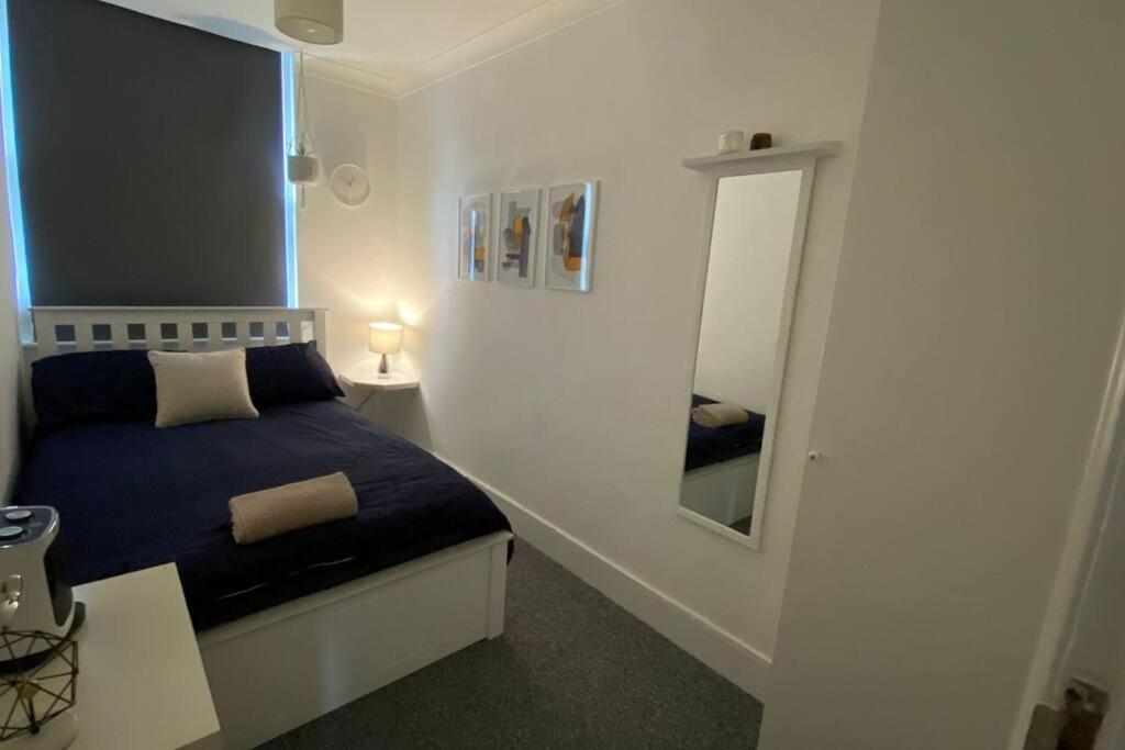 2 Bedroom Flat In Camberwell Green - Central Location With Excellent Connections To Tourist Attractions And Main London Airports Екстериор снимка